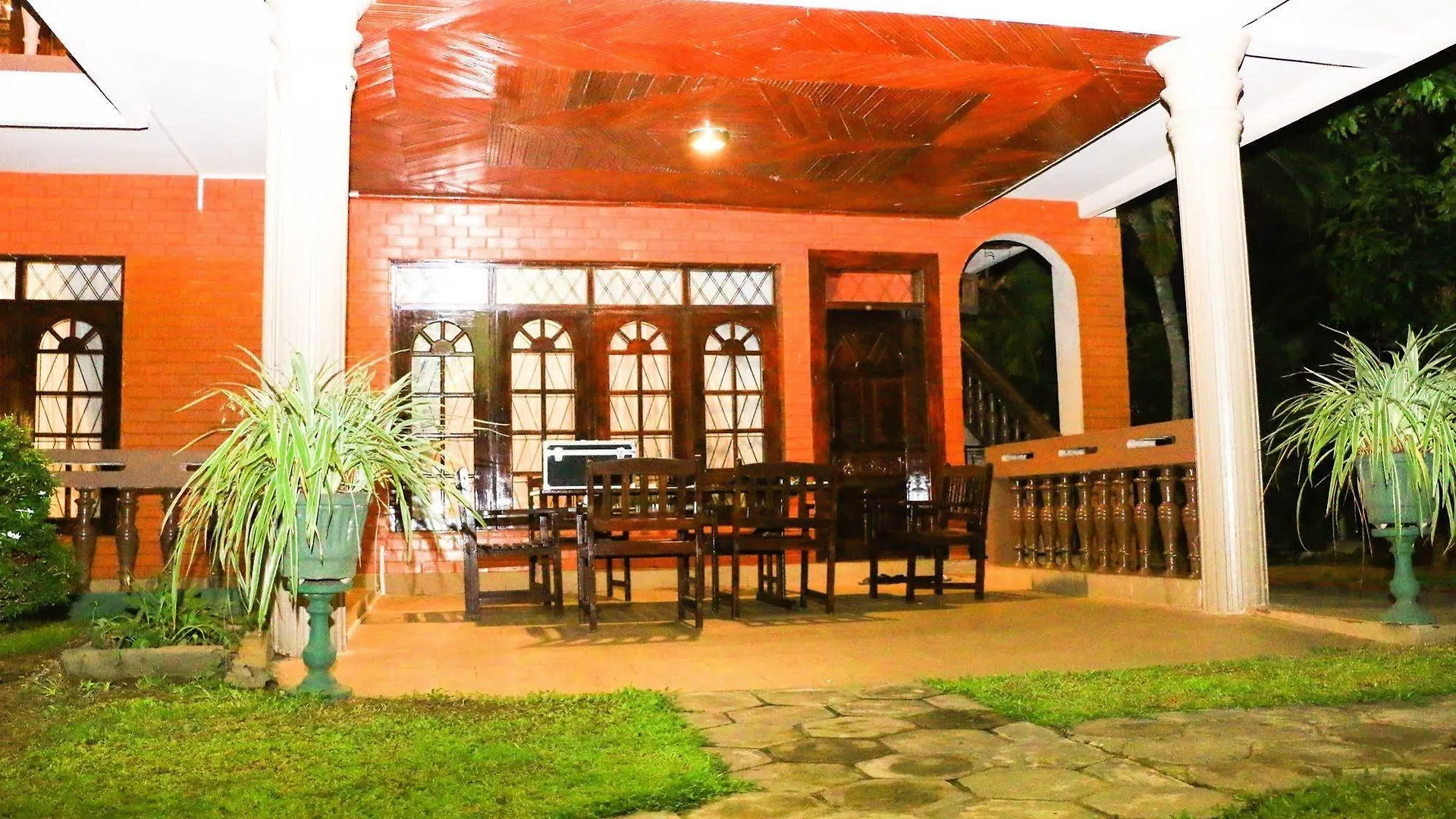 Woodside Villa - Negombo 2*,