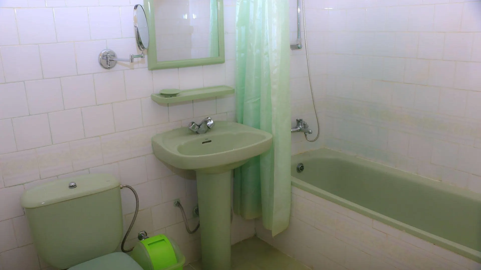 Woodside Villa - Negombo Guest house